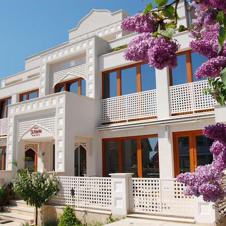 Amira Boutique Hotel Heviz Wellness & Spa Экстерьер фото