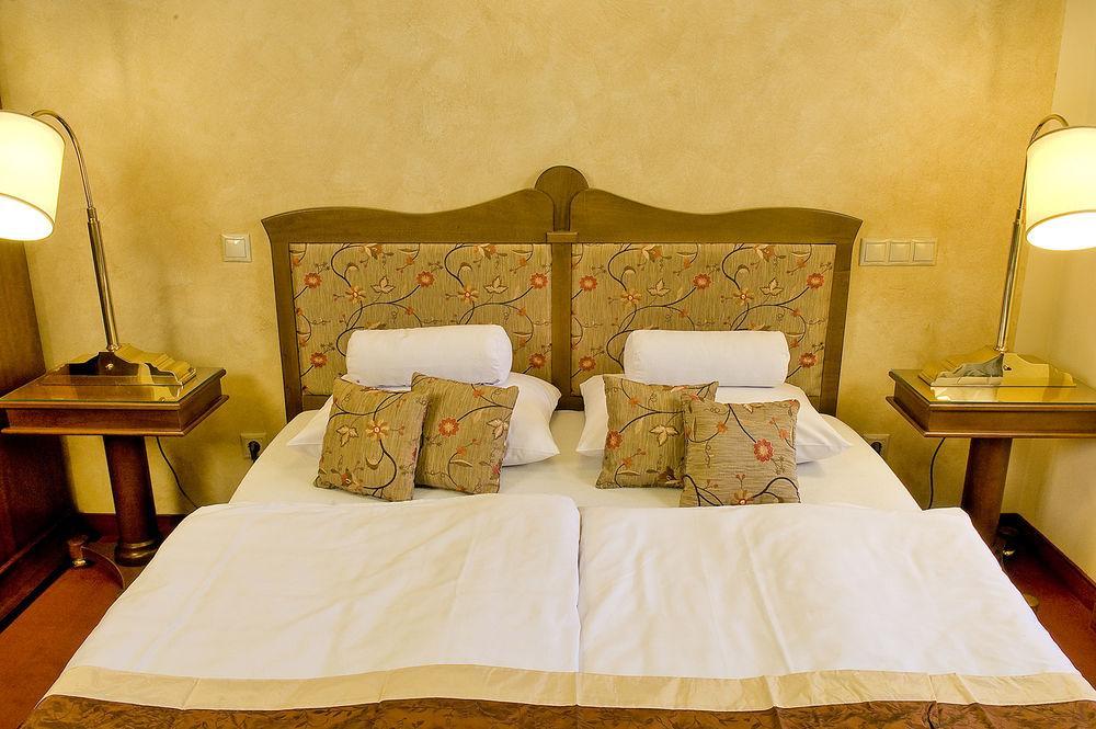 Amira Boutique Hotel Heviz Wellness & Spa Экстерьер фото